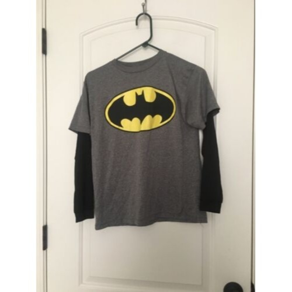 Batman Boys Long Sleeve Shirt Top ActiveWear Size Large